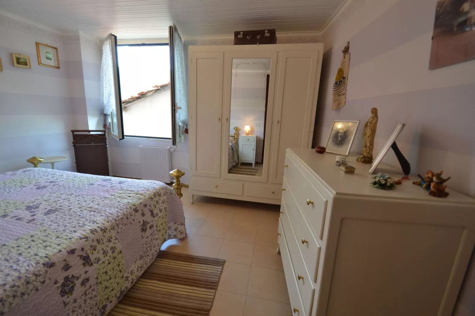 Fiore in testa-Bedroom