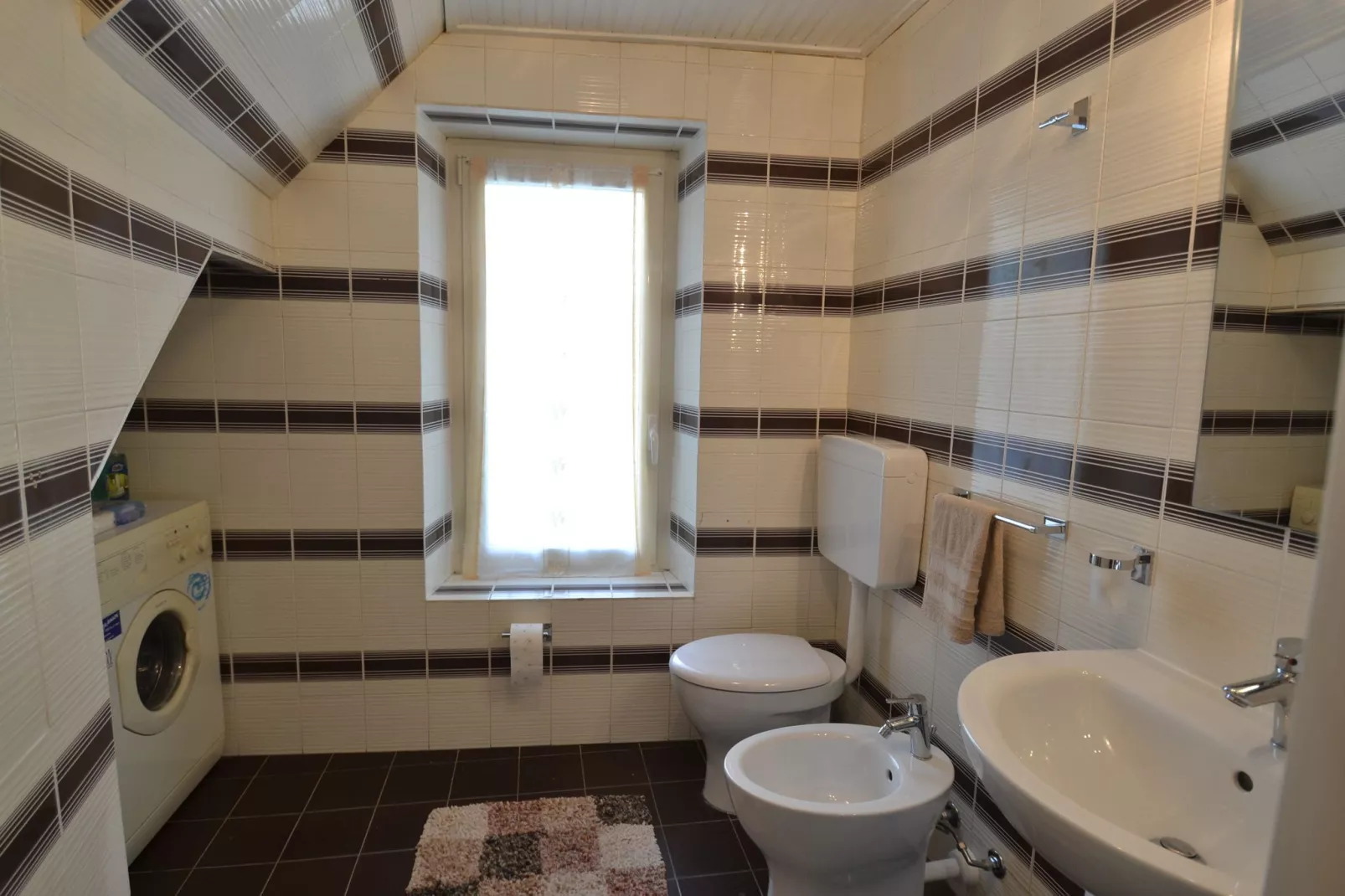 Fiore in testa-Bathroom
