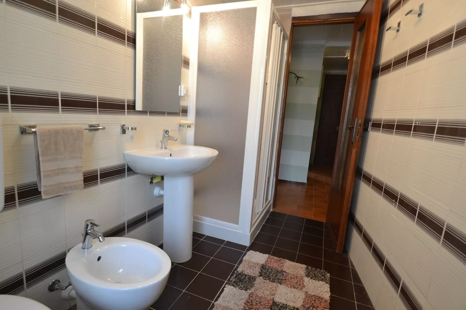 Fiore in testa-Bathroom