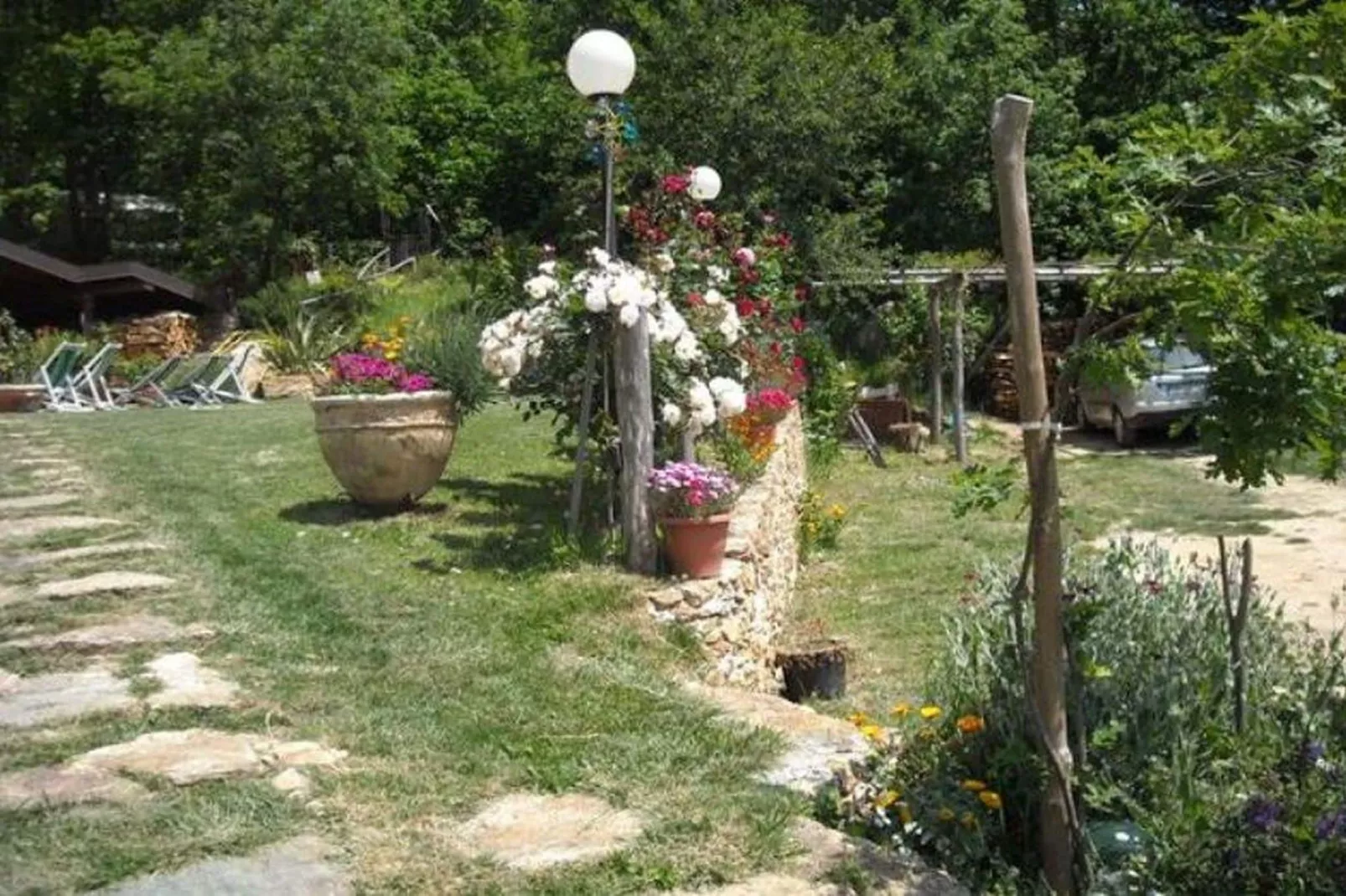 Nido del Gufo-Gärten Sommer
