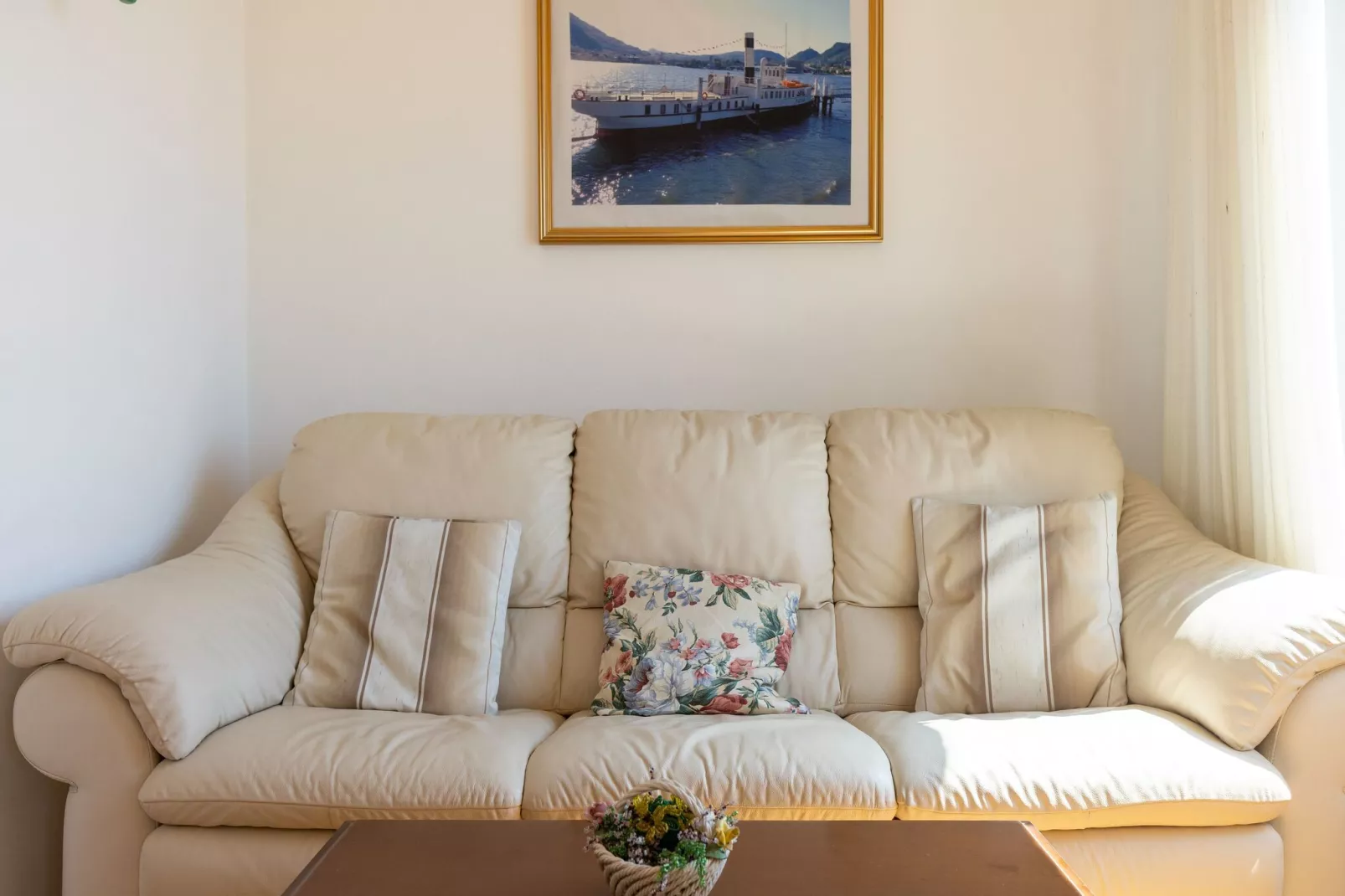 Casa Pietro-Living room