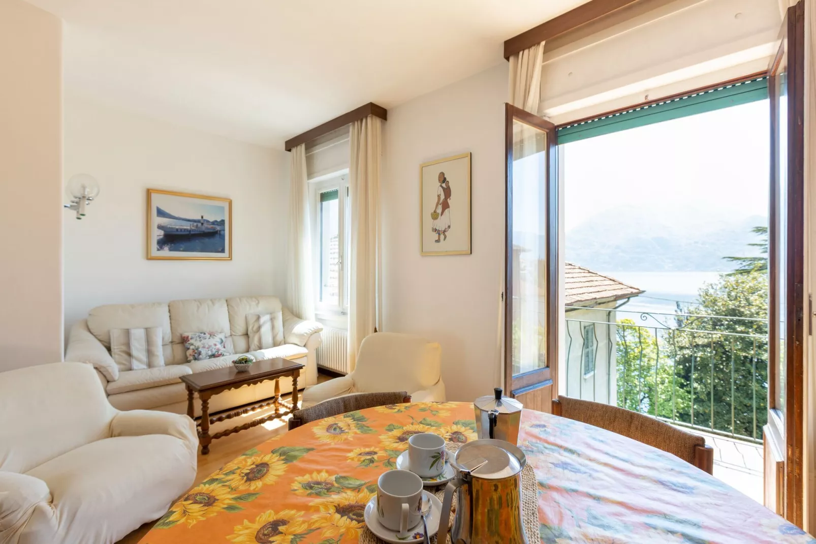 Casa Pietro-Living room
