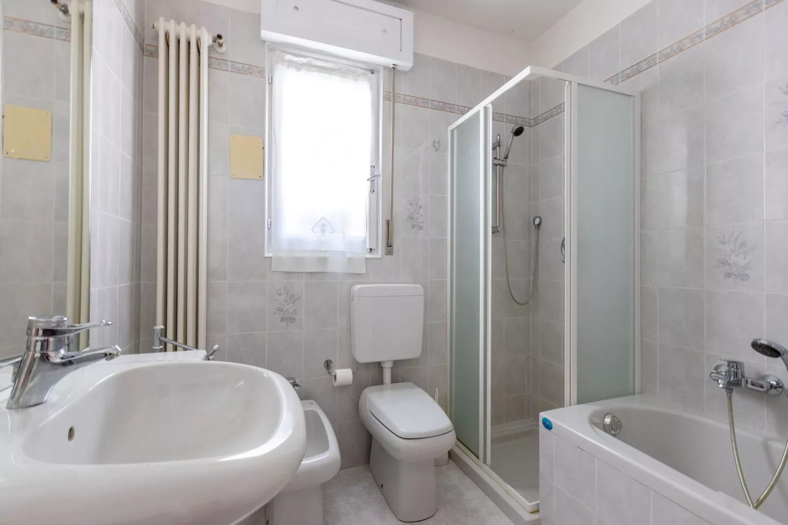 Casa Pietro-Bathroom