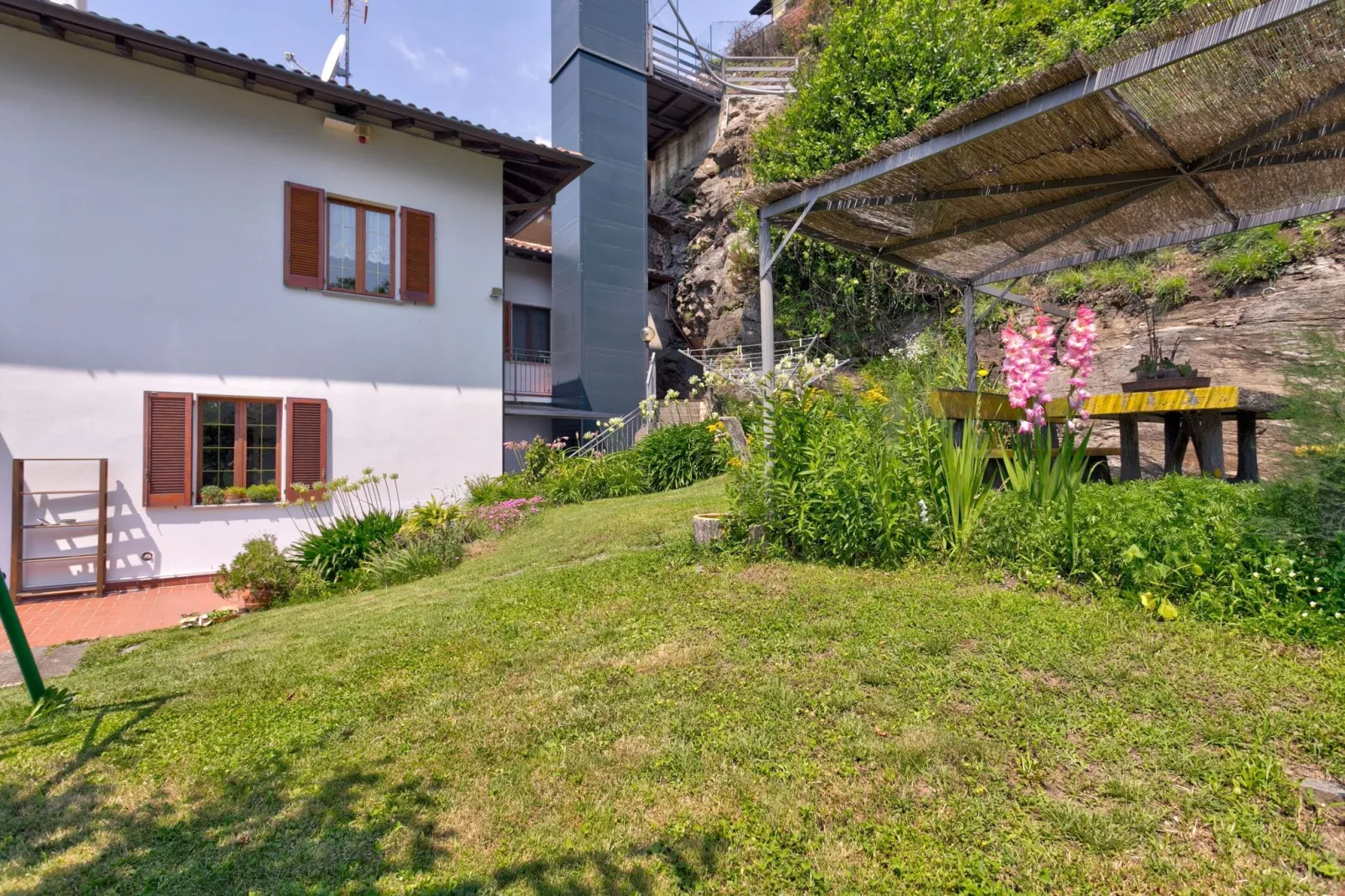 Casa Archi Cinque-Gärten Sommer
