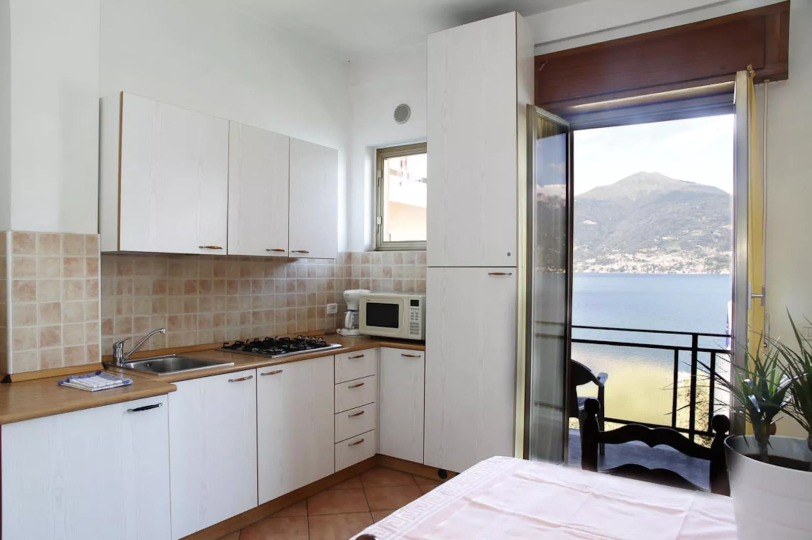Miralago Quattro - Piccolo 1-Kitchen