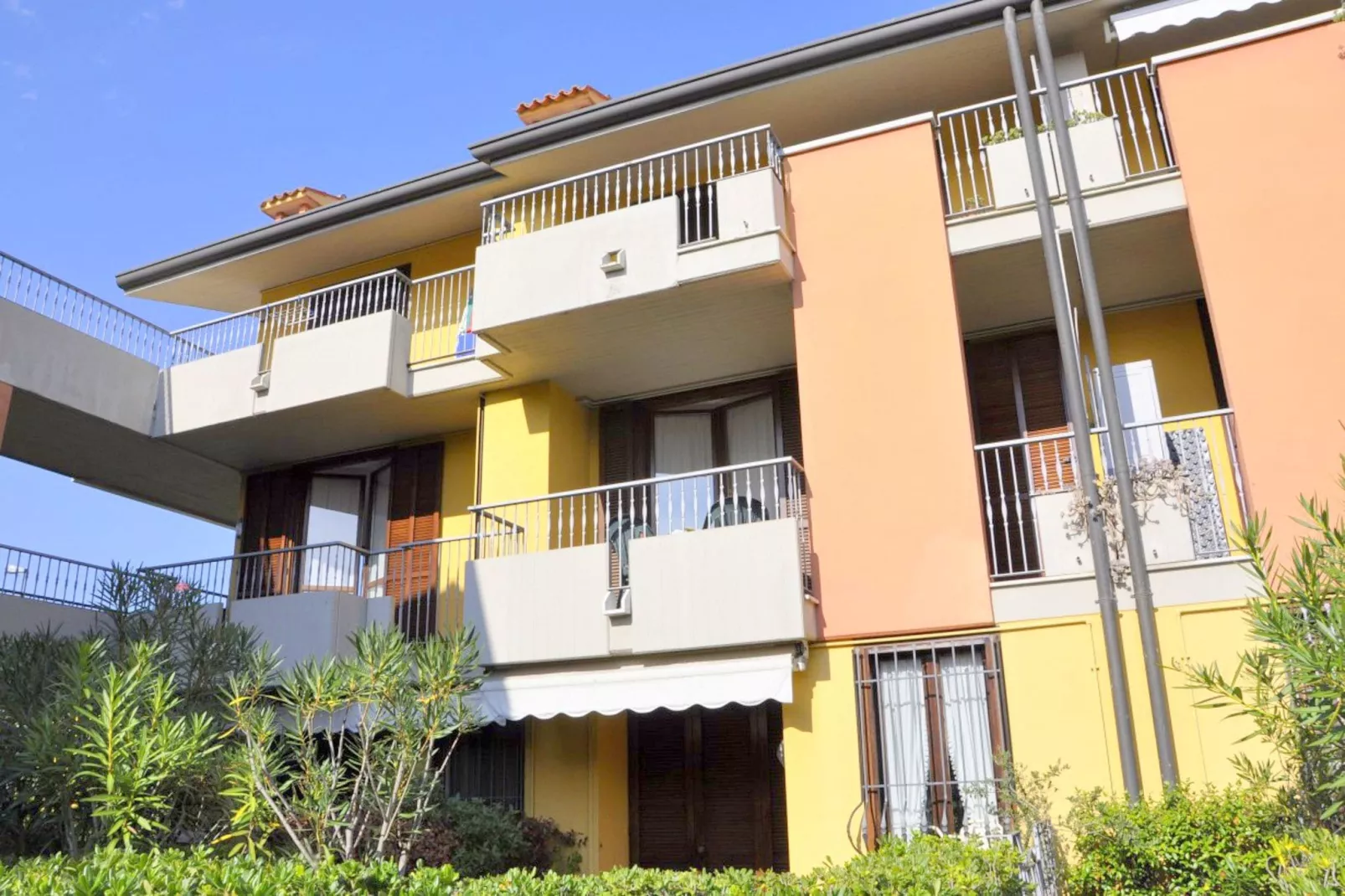 Dei Fiori i-Uno-Exterior summer
