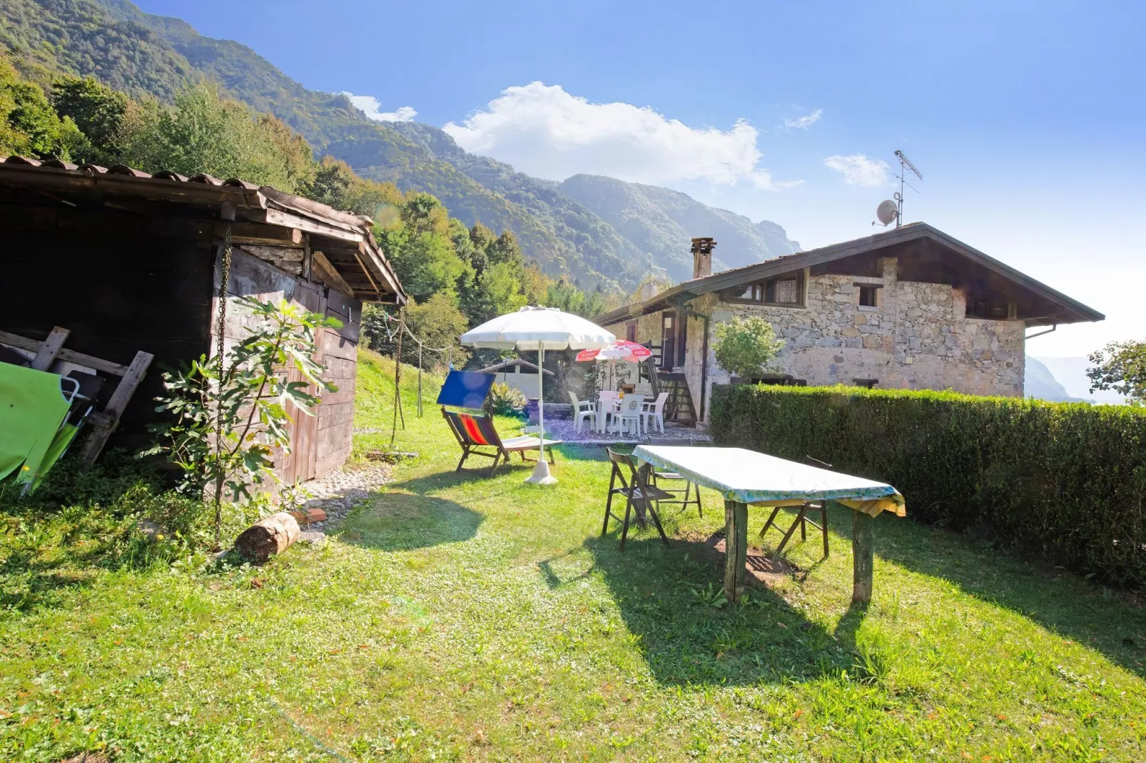 Fienile Regoli Due-Gardens summer
