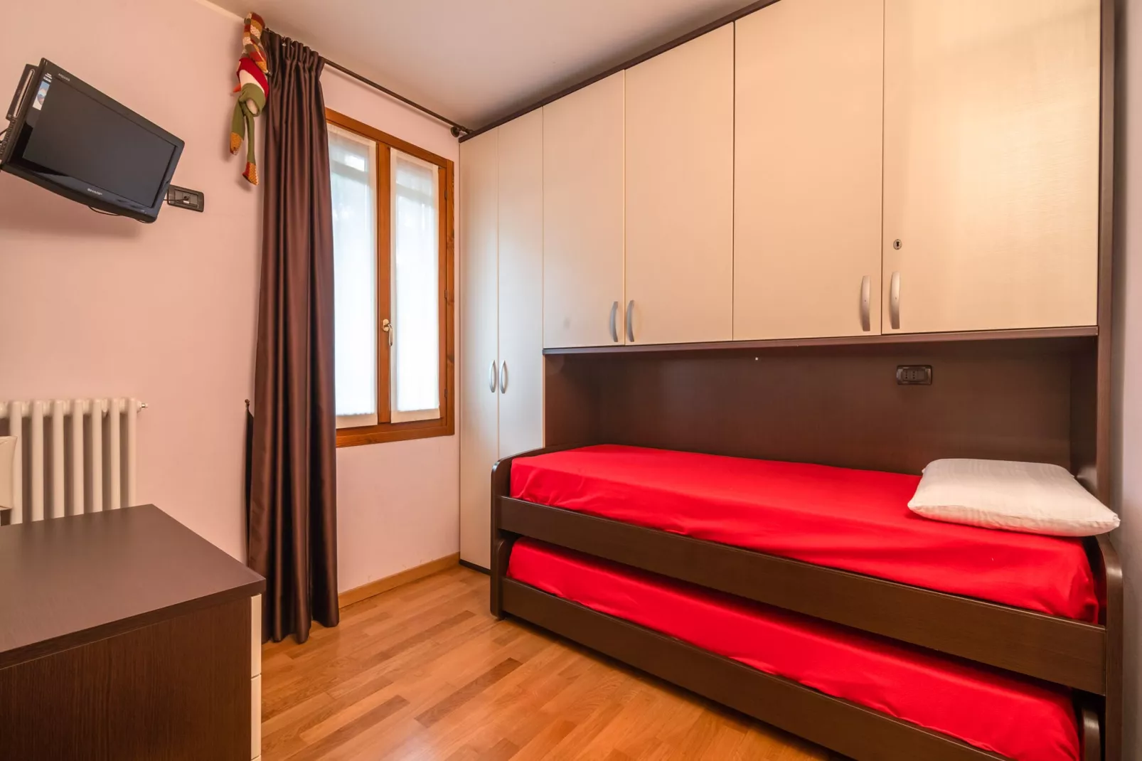 Casa Cristina Meina Centro-Schlafzimmer