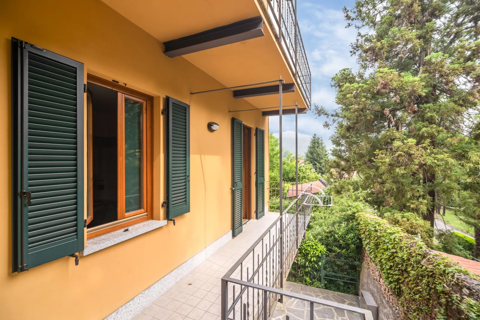 Casa Cristina Meina Centro-Terrassenbalkon