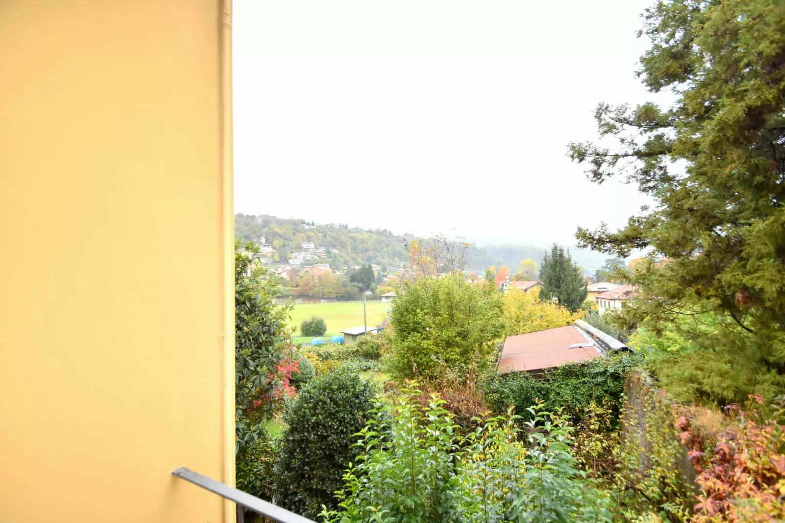 Casa Cristina Meina Centro-Aussicht Sommer