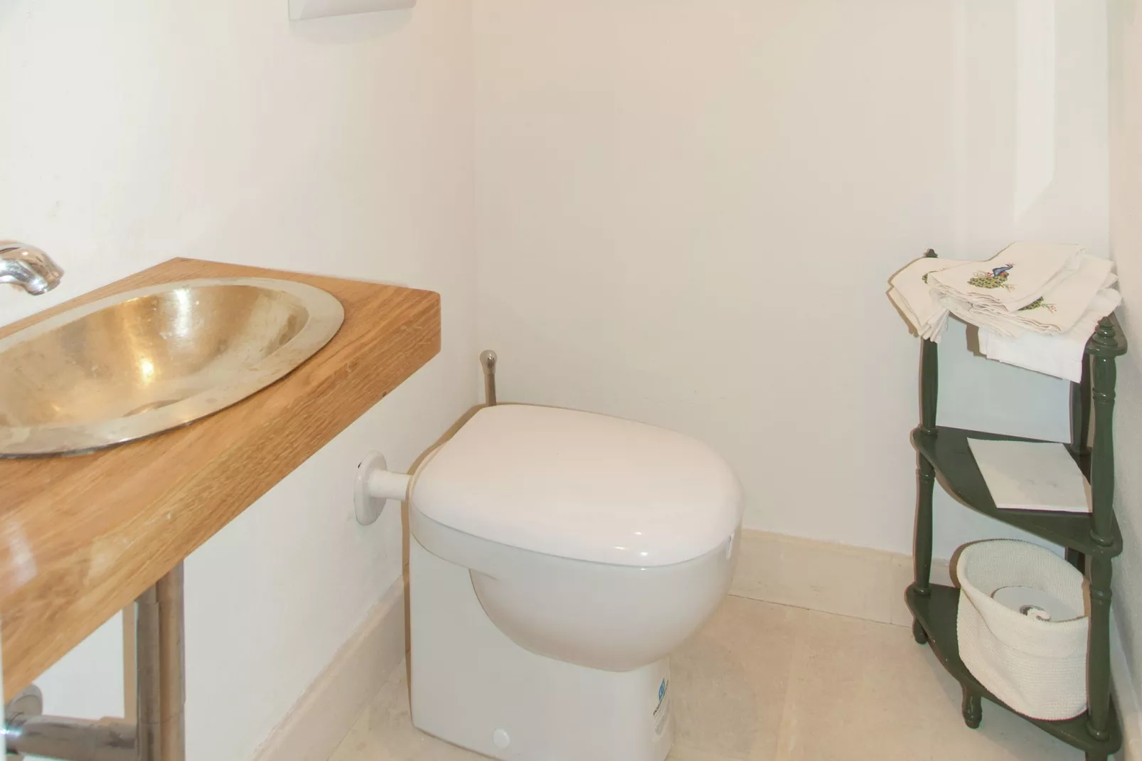 Villa Carpaneto-Bathroom