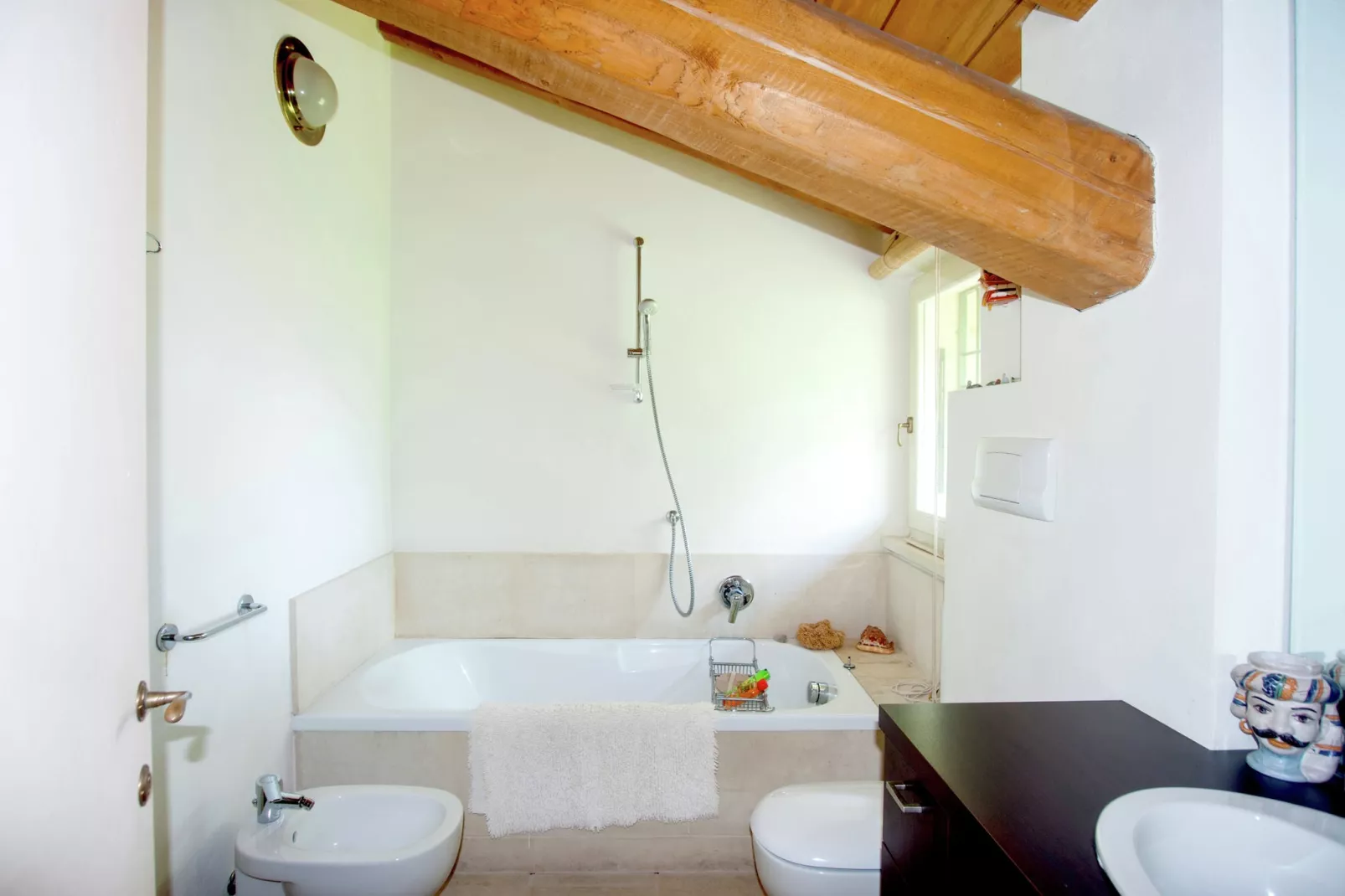 Villa Carpaneto-Bathroom
