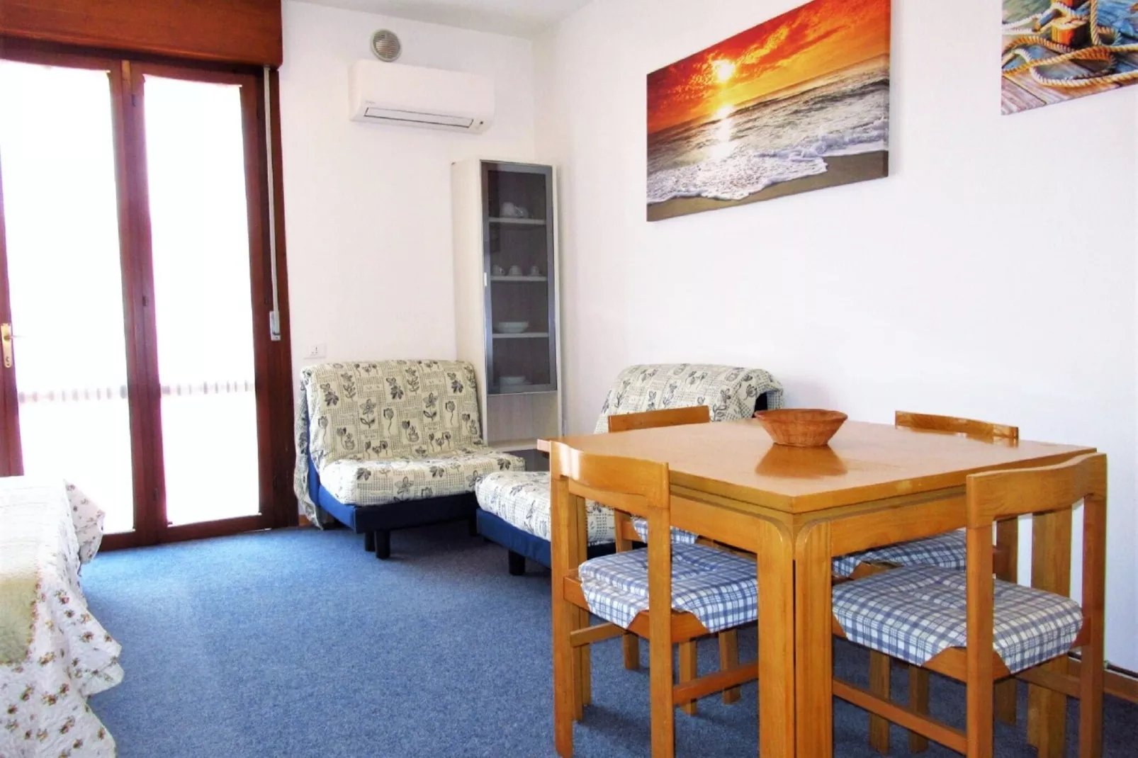 Cutter A9-Living room
