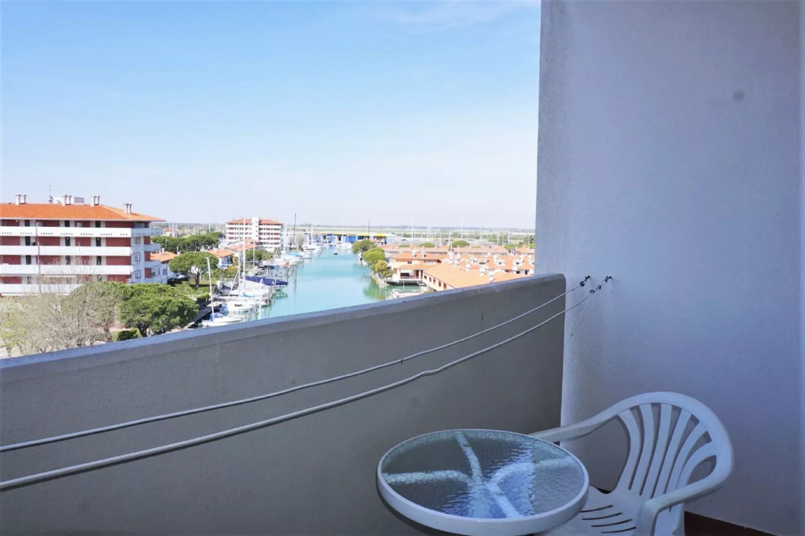 Bora 16H-Terrace balcony
