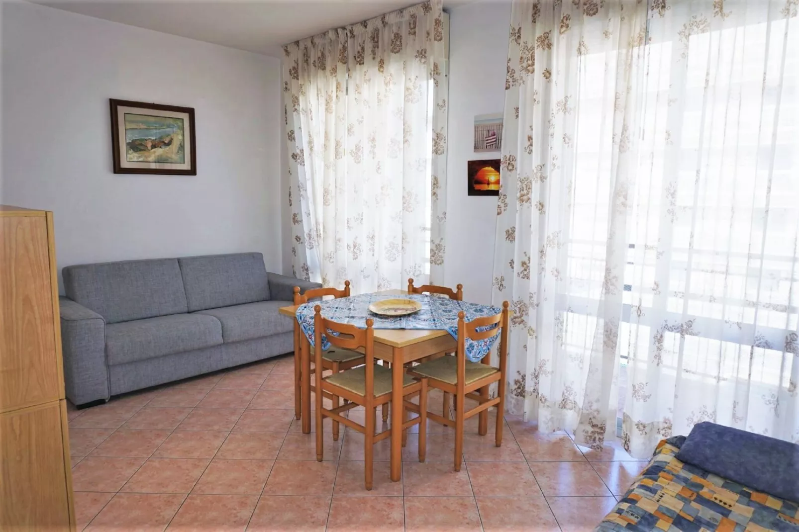 Bora 14F mono-Living room