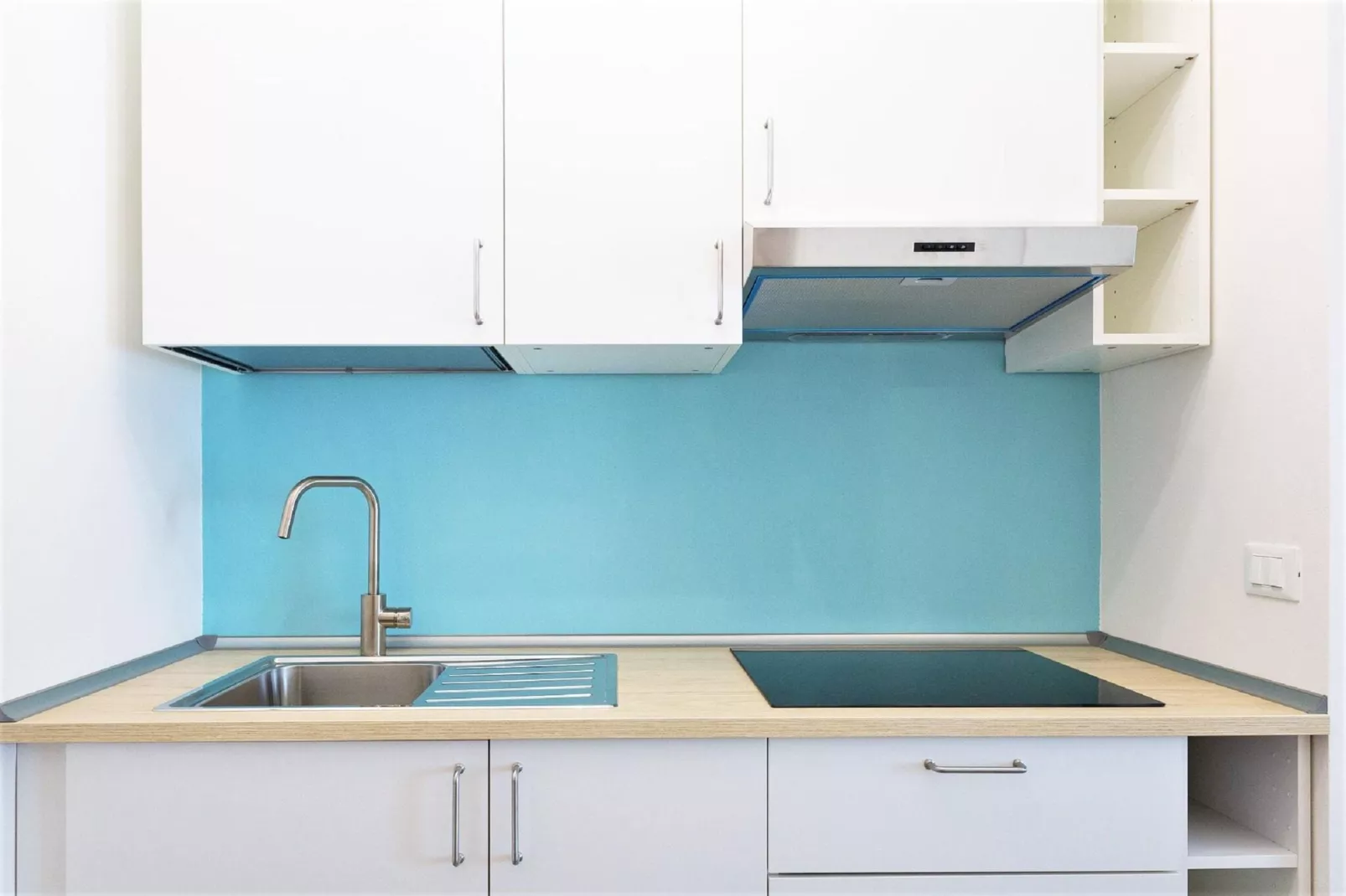 Riviera 20-Kitchen