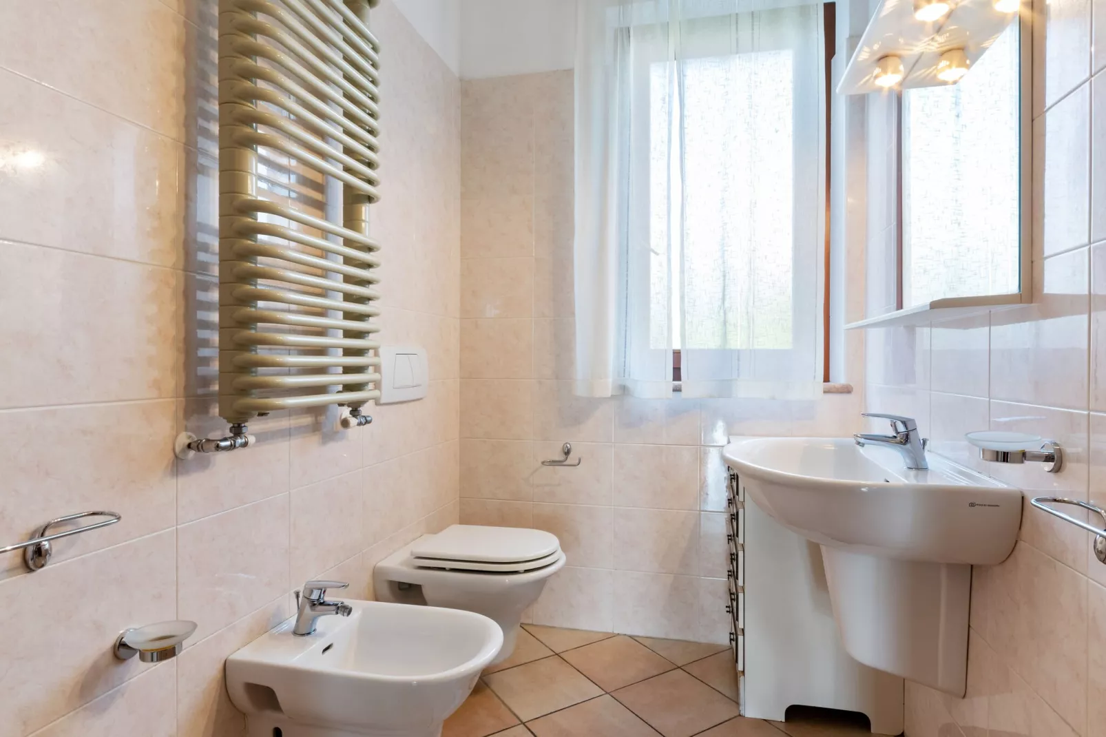 Bardolino Trentanove-Bathroom
