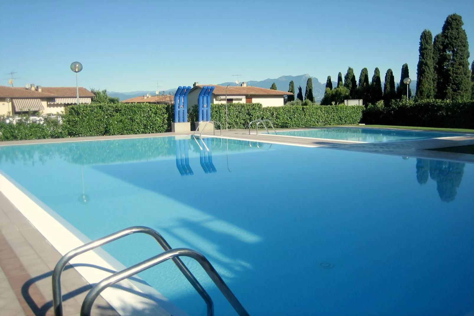 Sole del Garda Settimo Tre-Pool