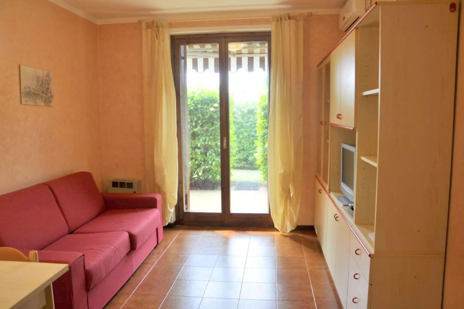Sole del Garda Settimo Tre-Living room