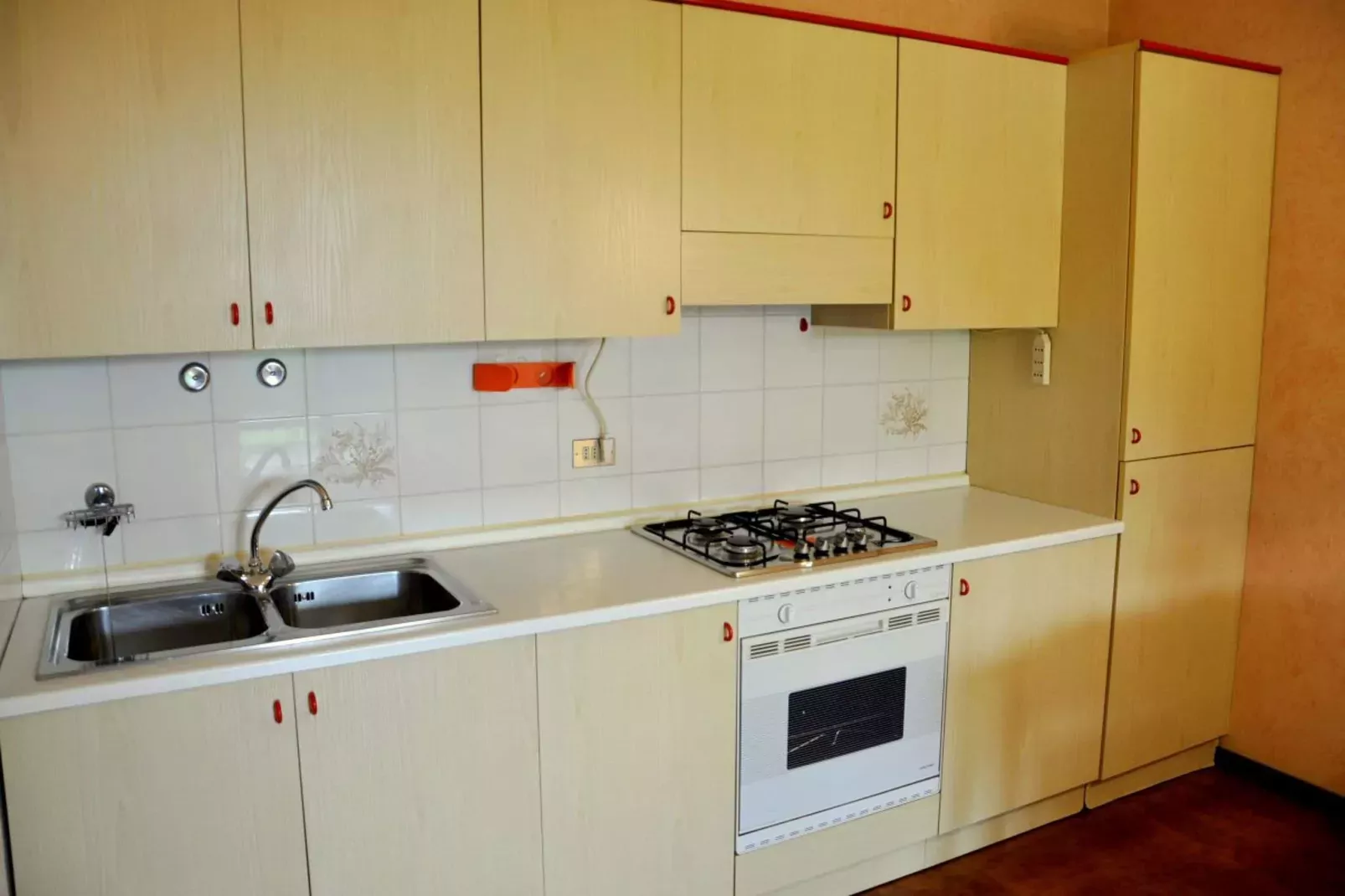 Sole del Garda Settimo Tre-Kitchen