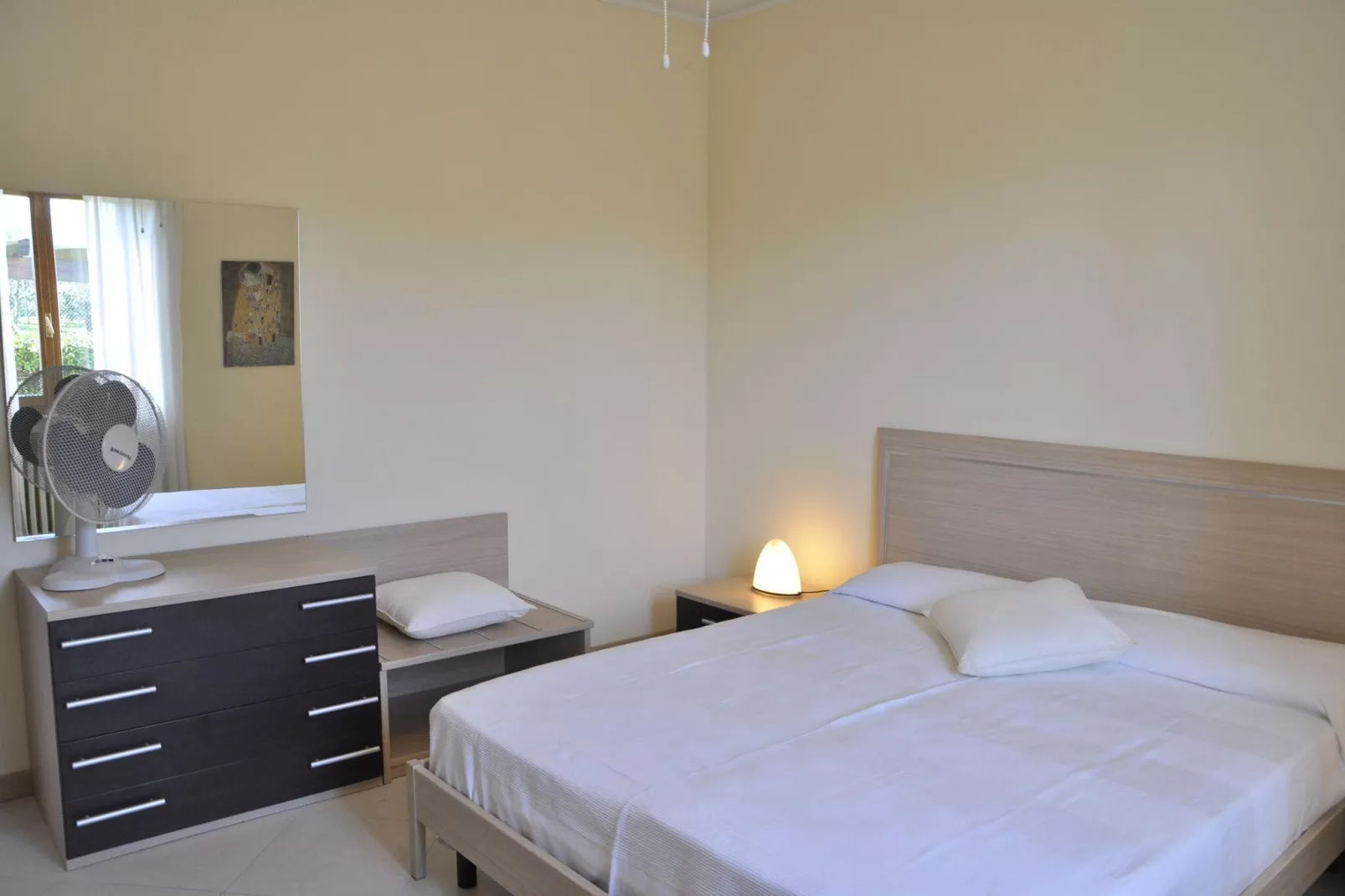 Argentina Uno-Bedroom