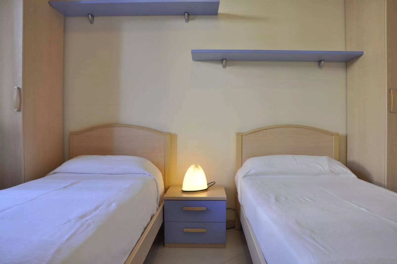 Argentina Uno-Bedroom