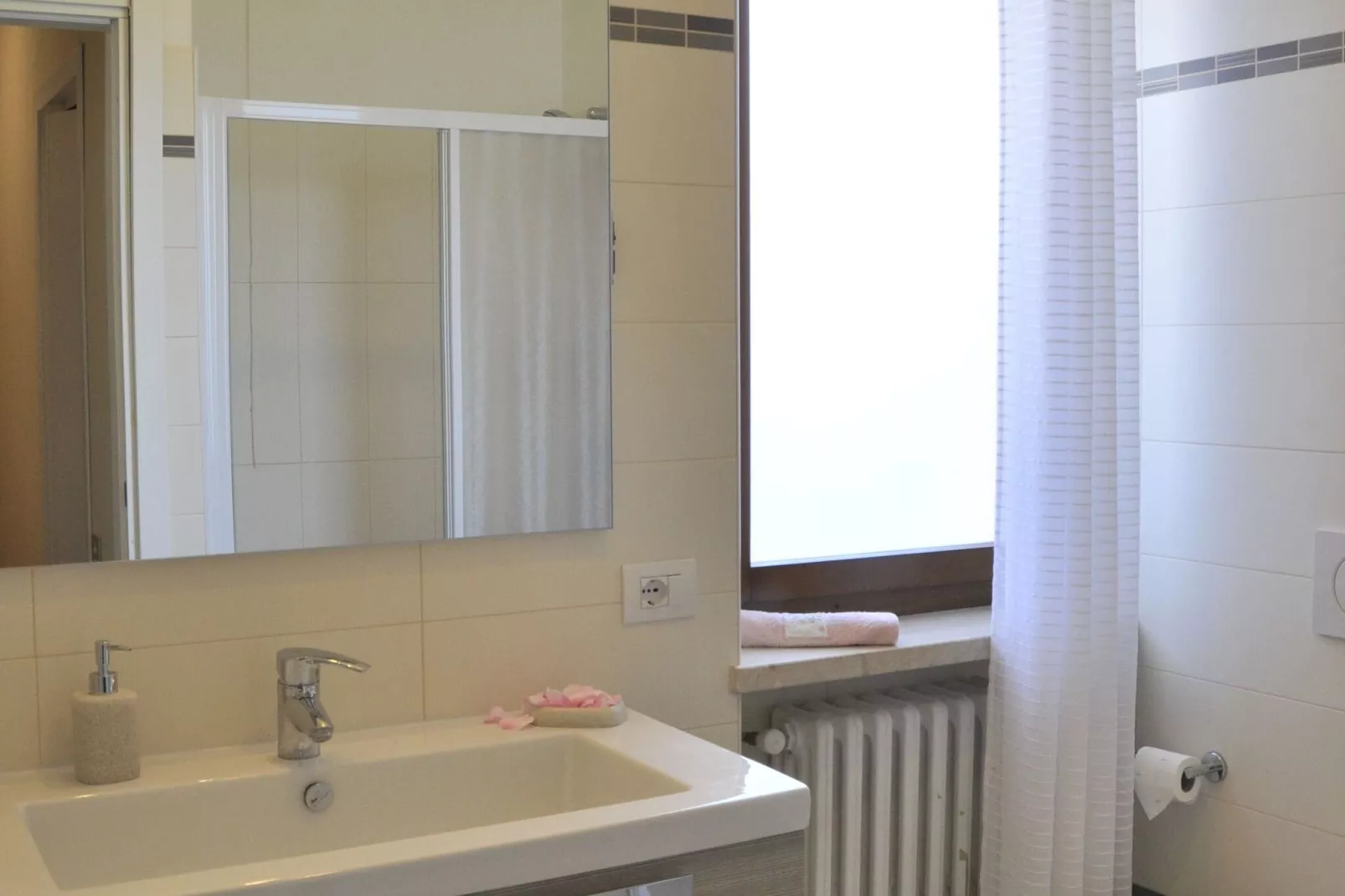 Argentina Uno-Bathroom
