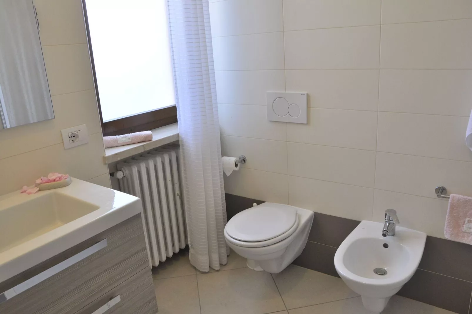 Argentina Uno-Bathroom