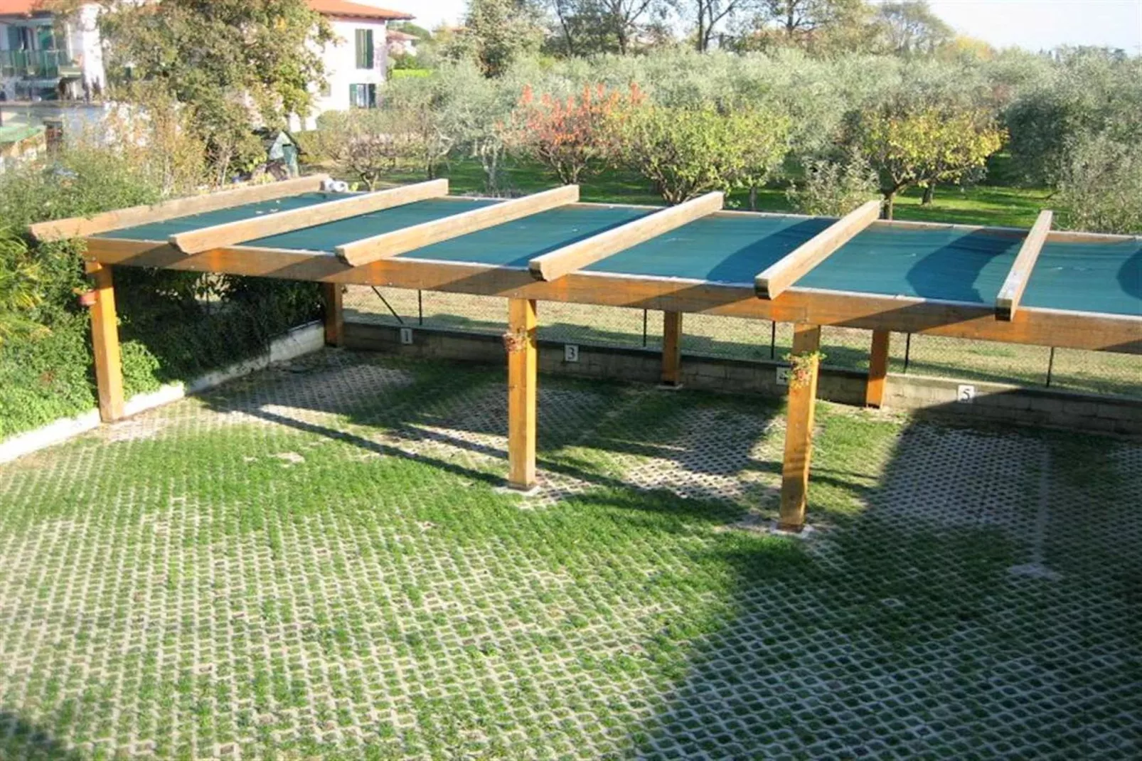 Argentina Uno-Facilities
