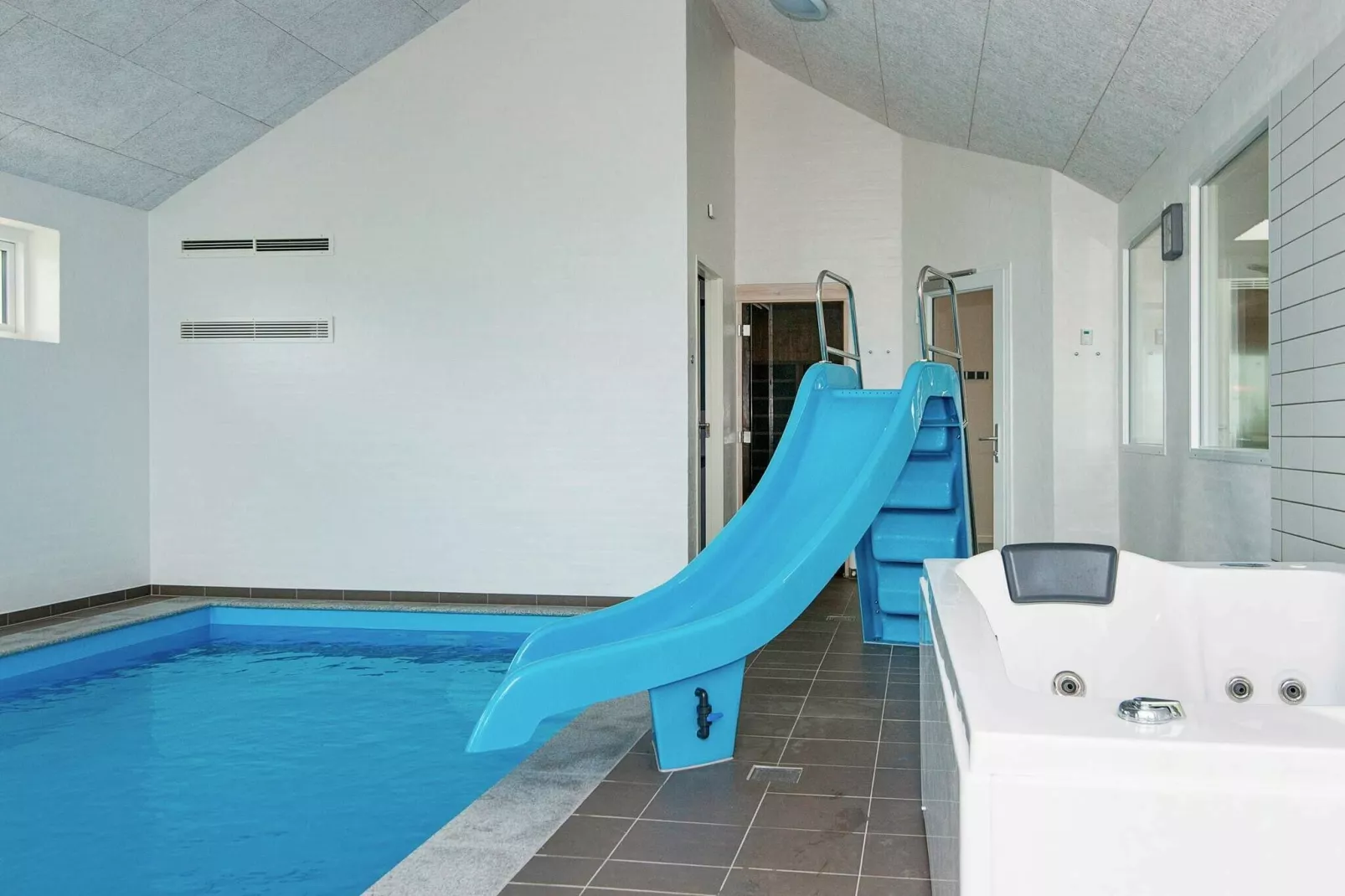 20 person holiday home in Glesborg-Pool