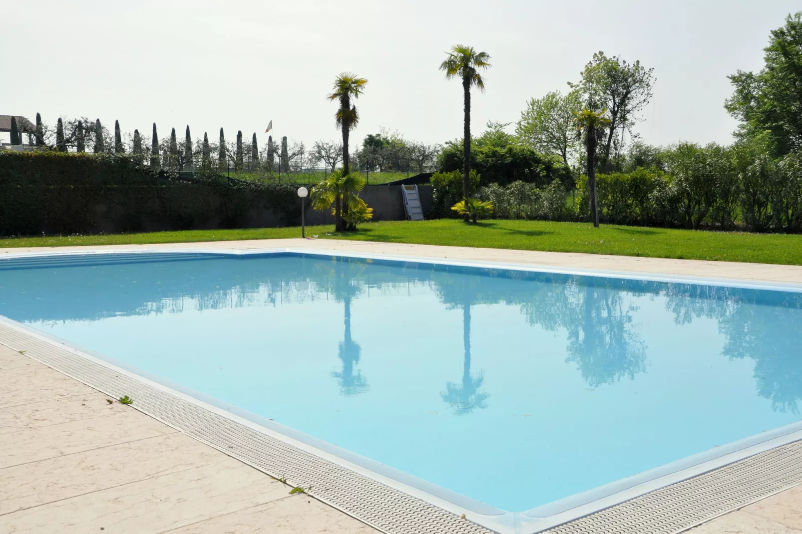 Camelie Ventitre-Pool