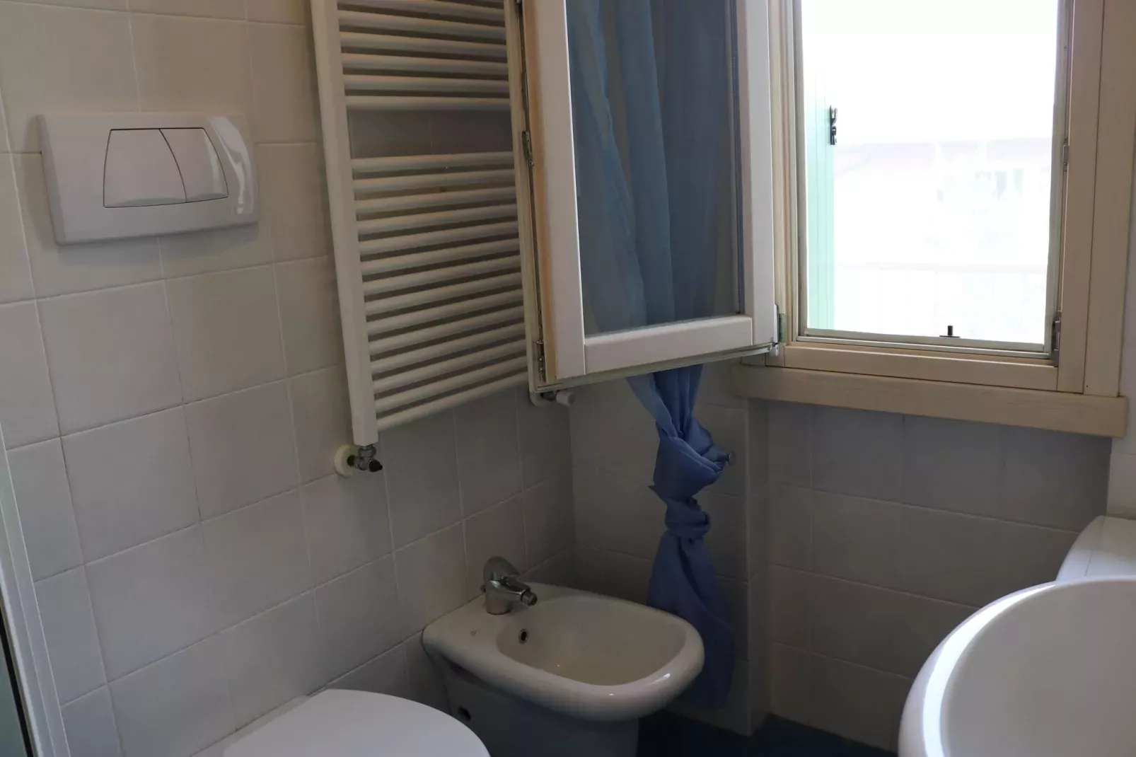 Camelie Ventitre-Bathroom