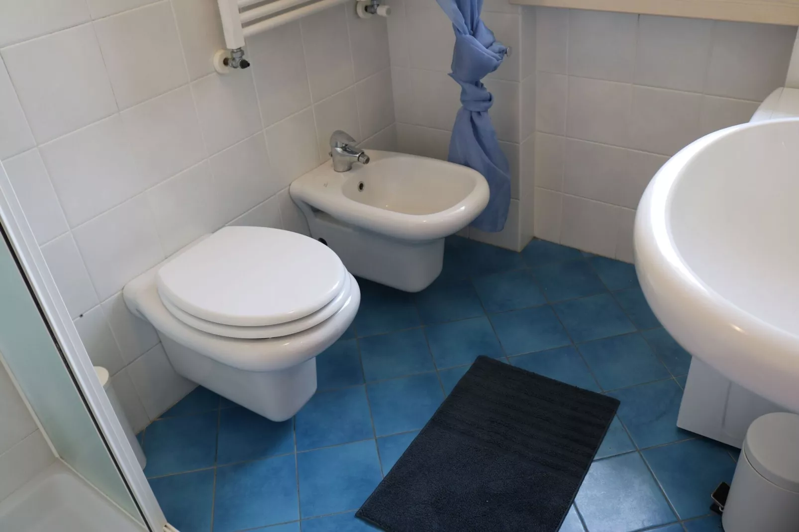 Camelie Ventitre-Bathroom