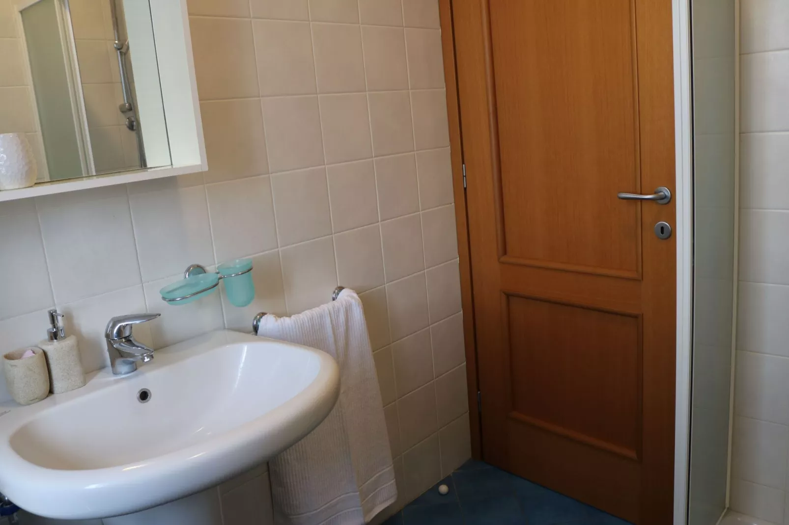 Camelie Ventitre-Bathroom