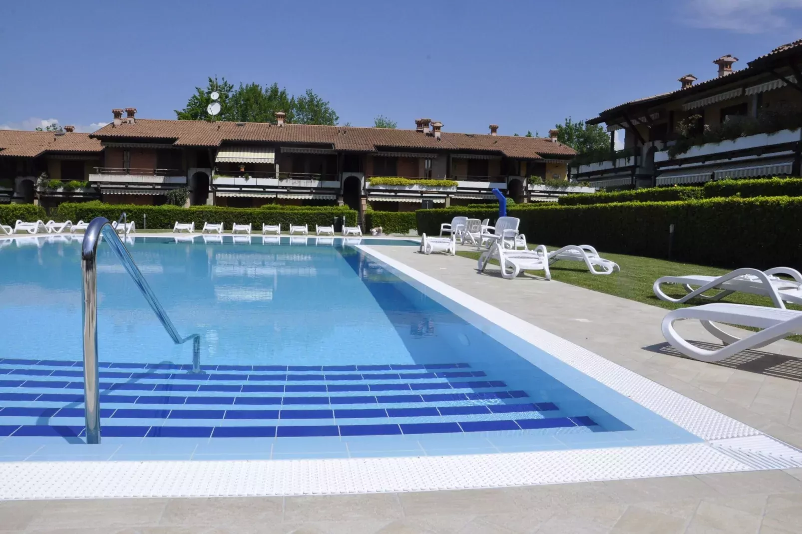 Casara Elle Otto-Pool