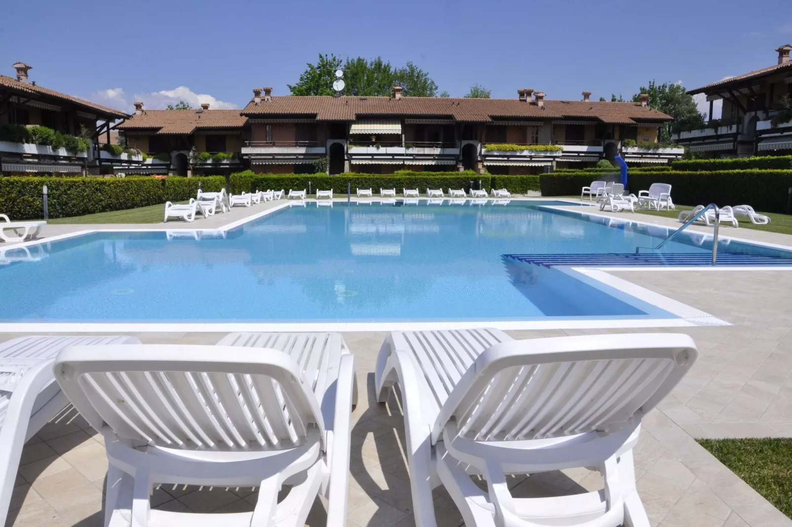 Casara Elle Otto-Pool