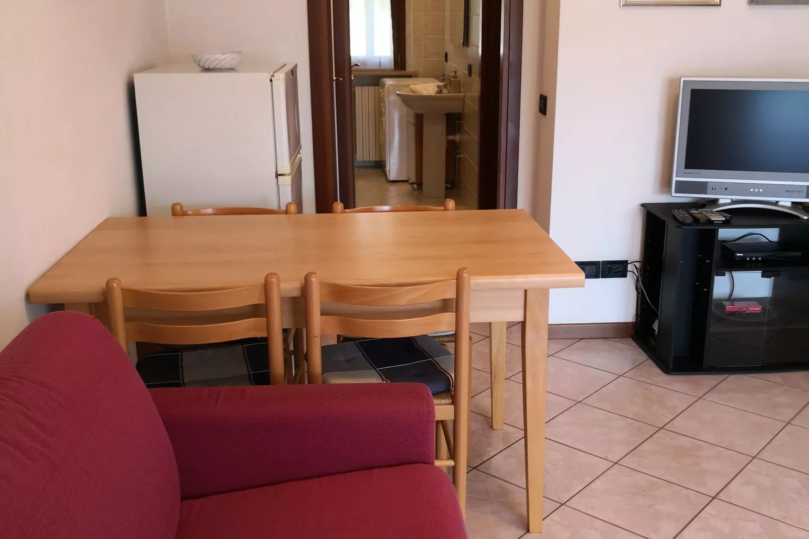 Casara Elle Otto-Living room