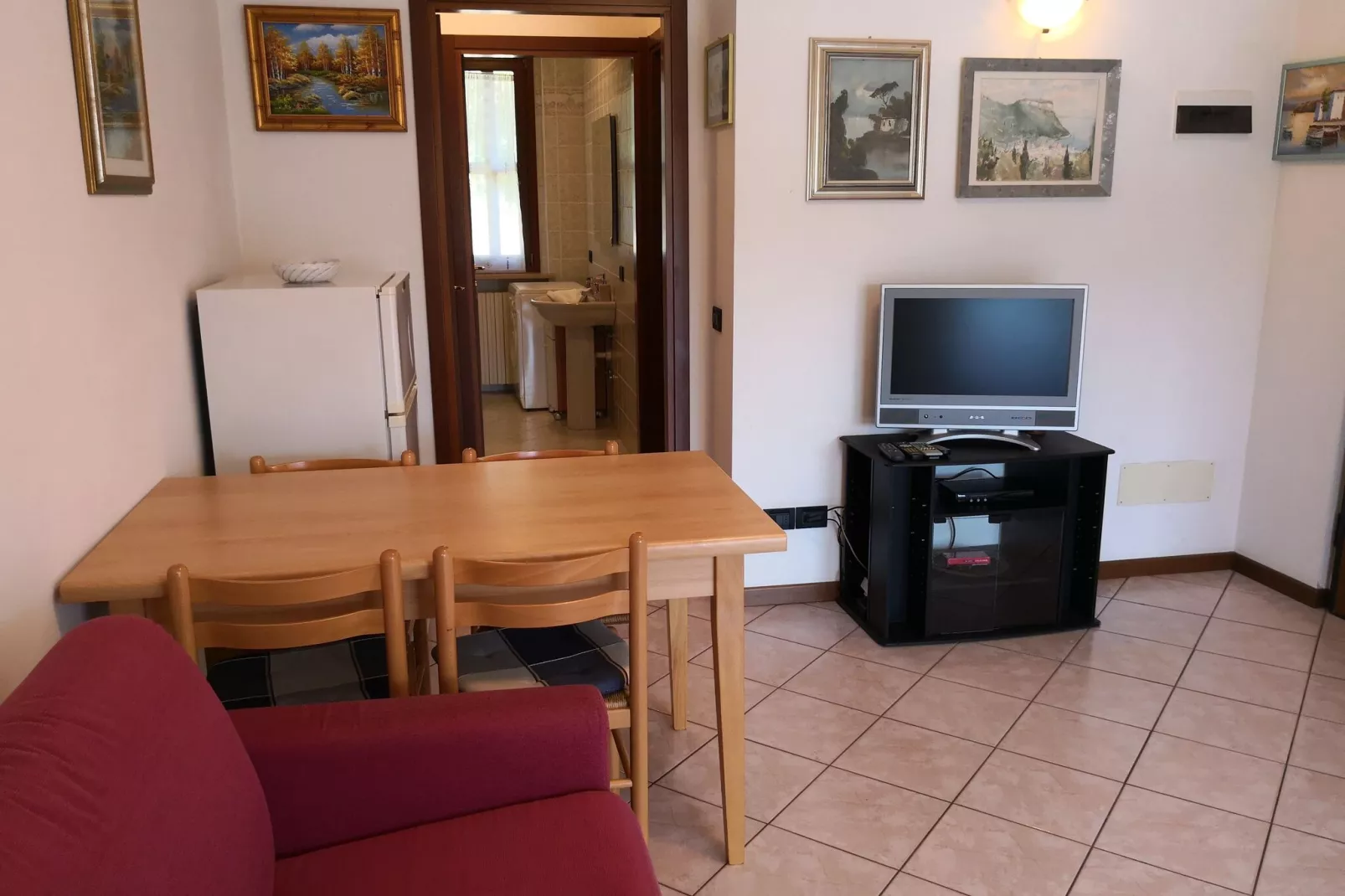 Casara Elle Otto-Living room