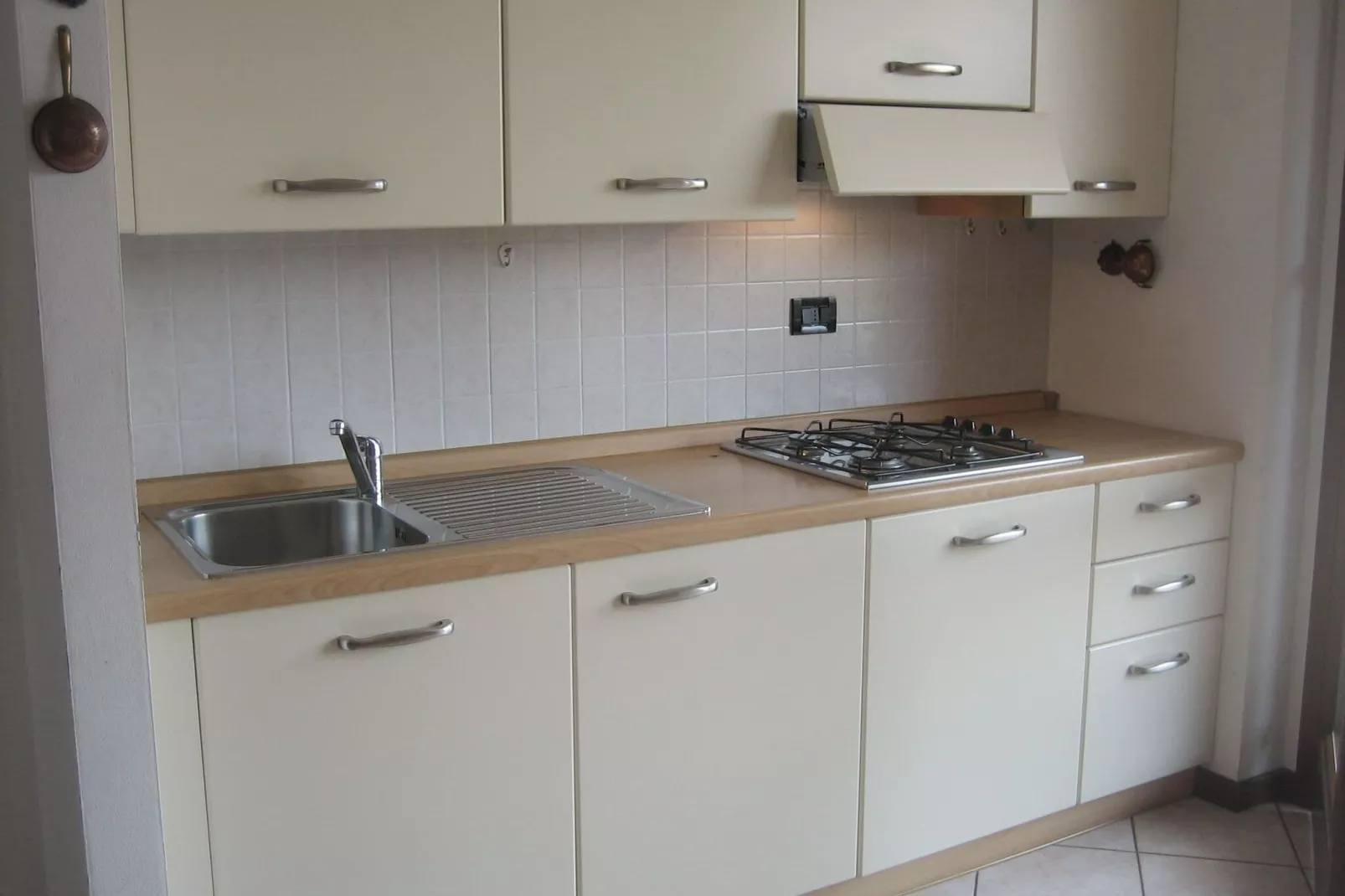 Casara Elle Otto-Kitchen