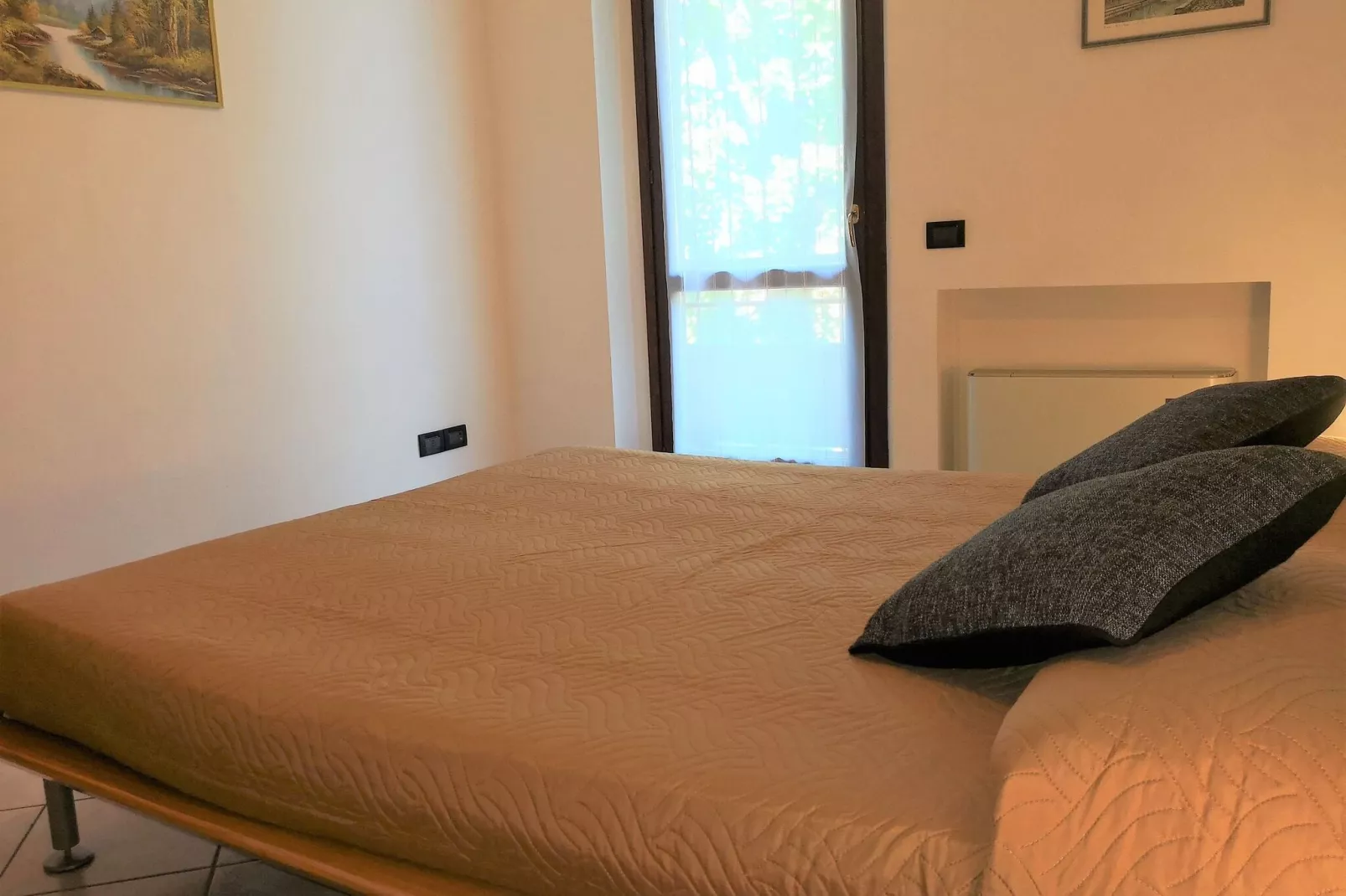 Casara Elle Otto-Bedroom