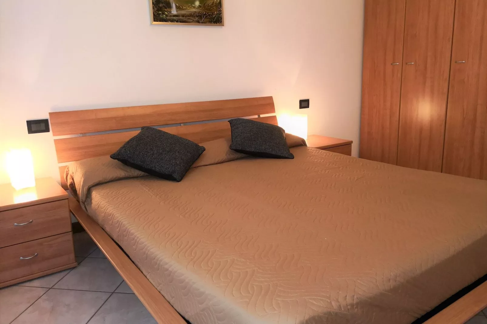 Casara Elle Otto-Bedroom