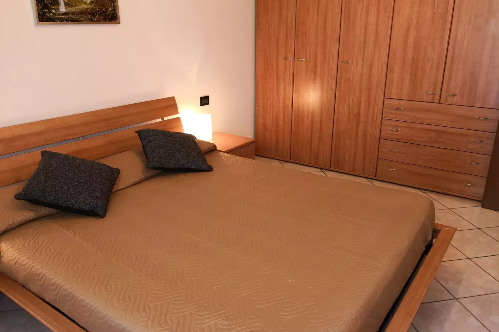 Casara Elle Otto-Bedroom