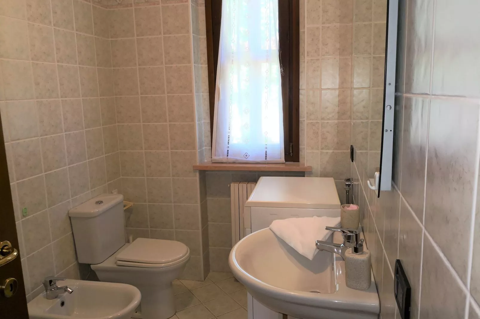 Casara Elle Otto-Bathroom