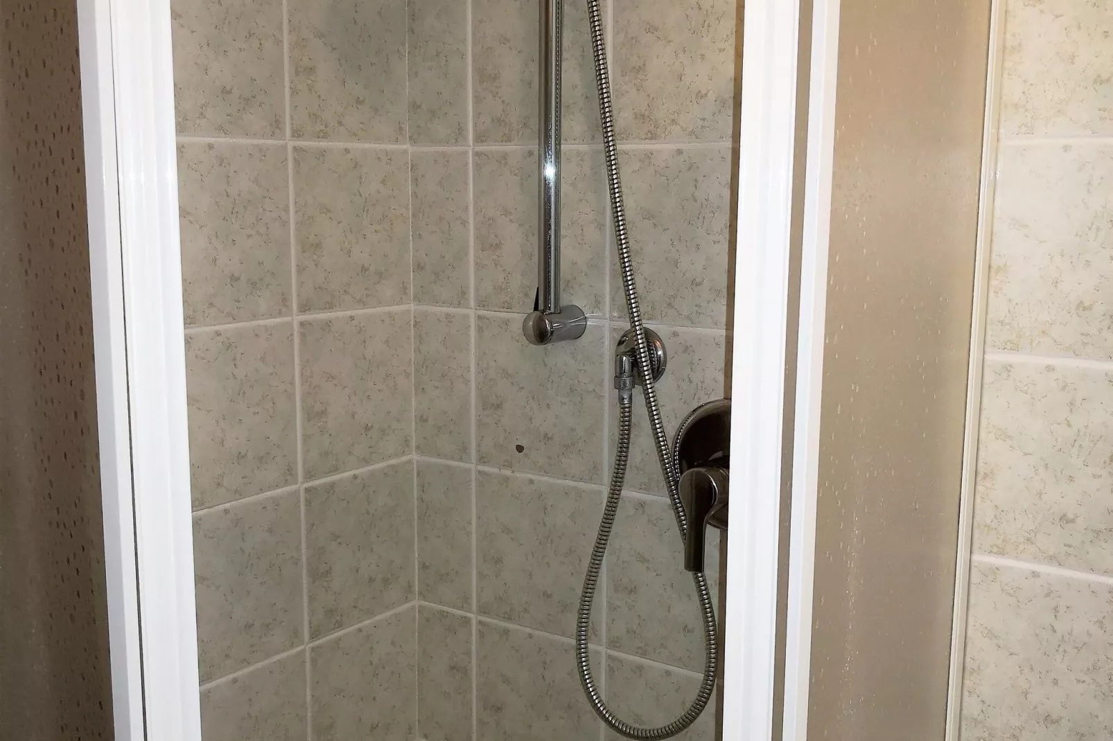 Casara Elle Otto-Bathroom