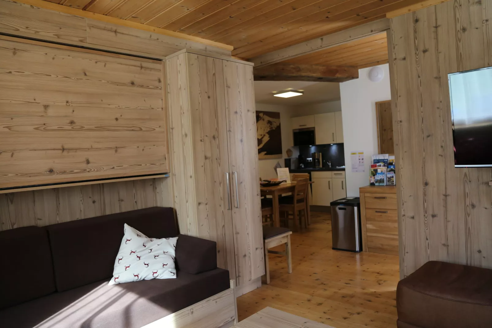 Alpensteinbock Saalbach D-Living room