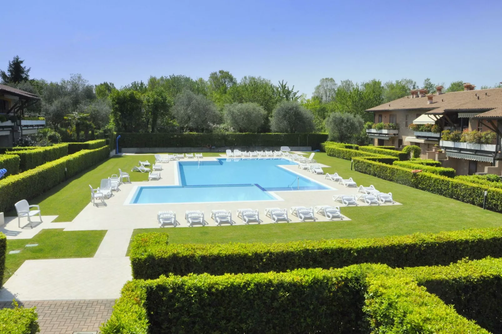 Casara Quarantuno-Gardens summer