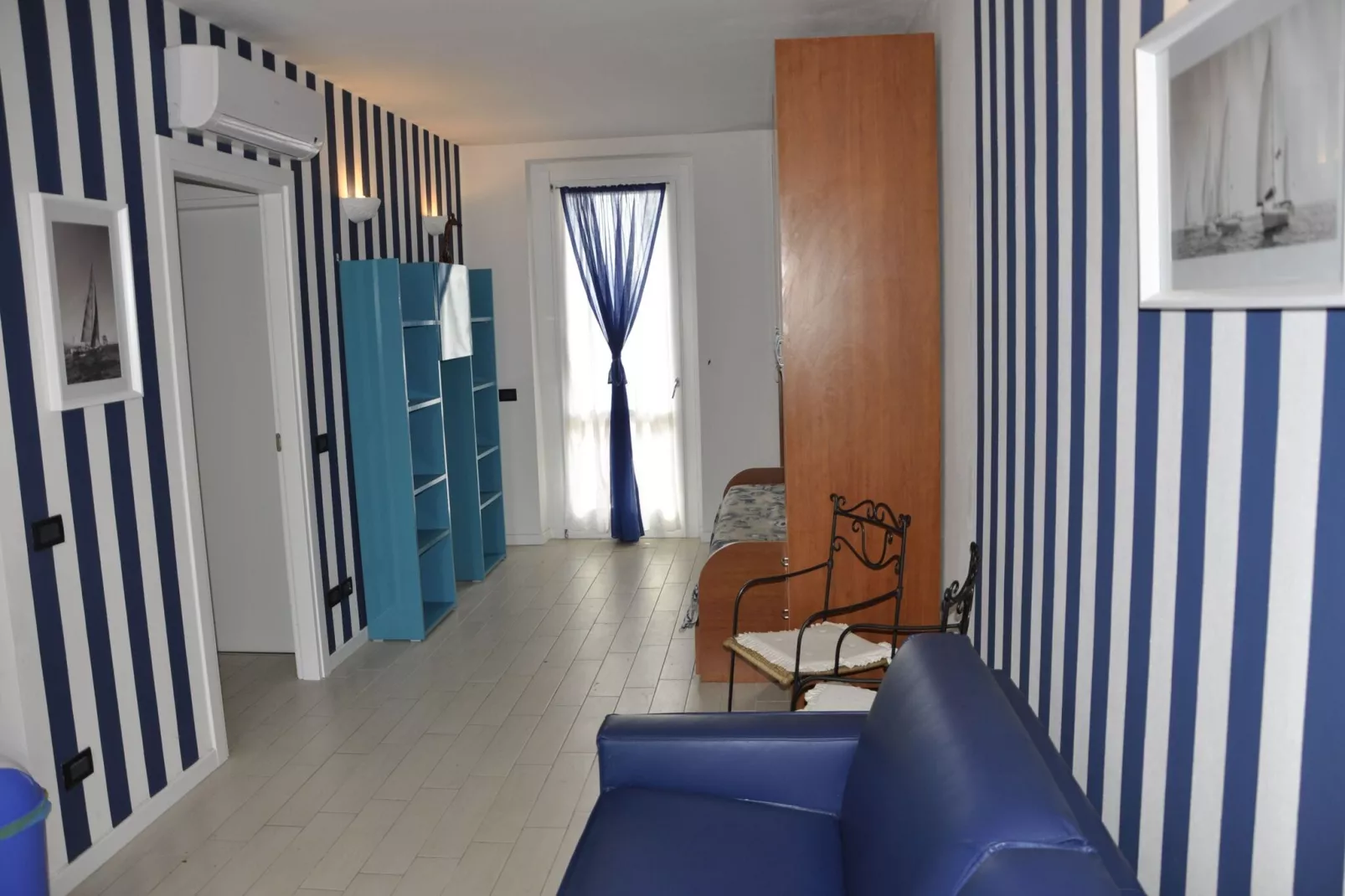 Casara Blu-Salon