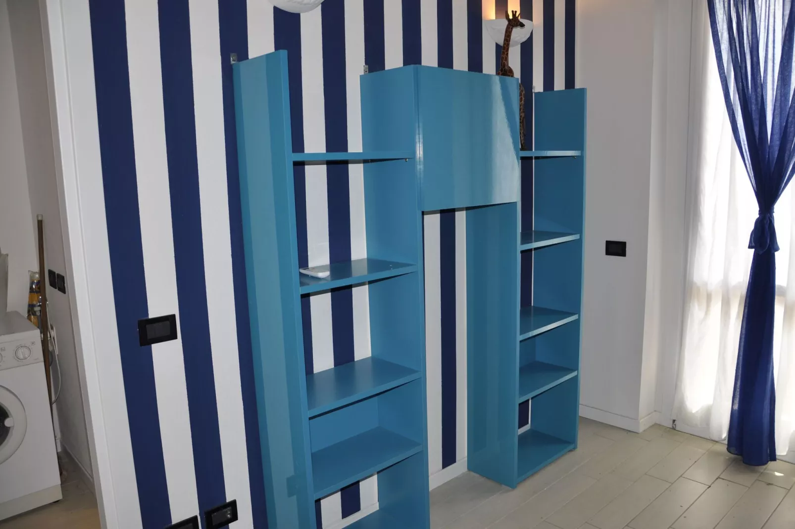Casara Blu-Salon