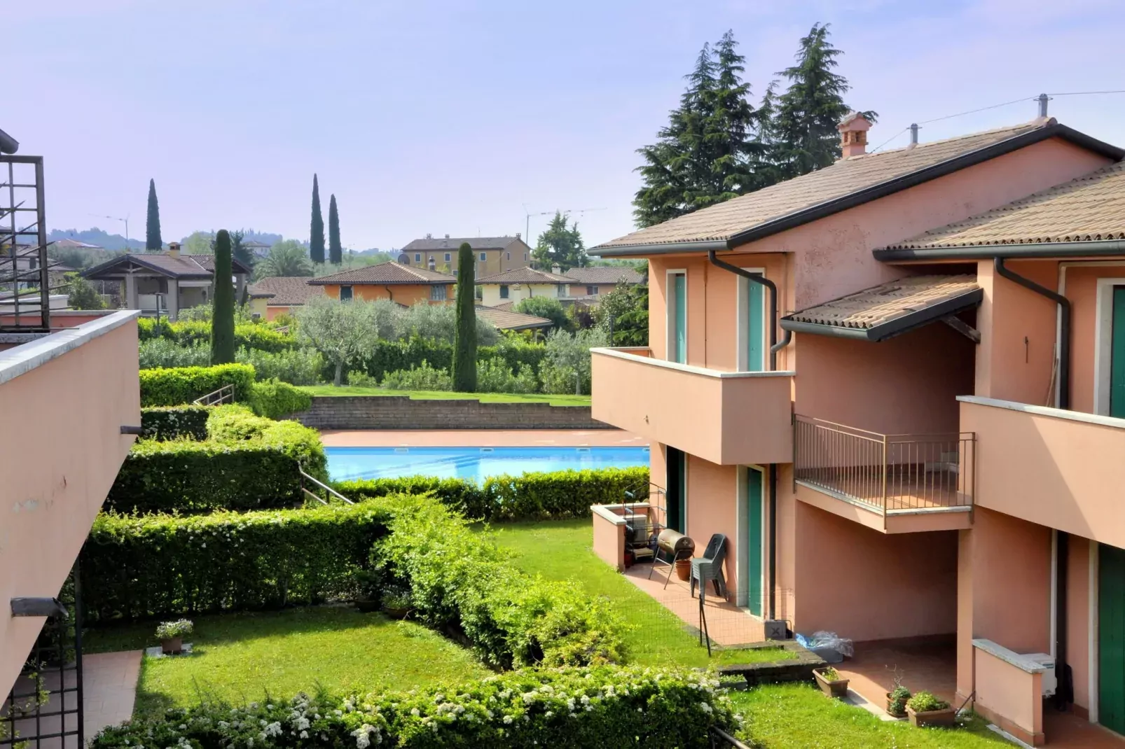Garden A Tre-Exterior summer