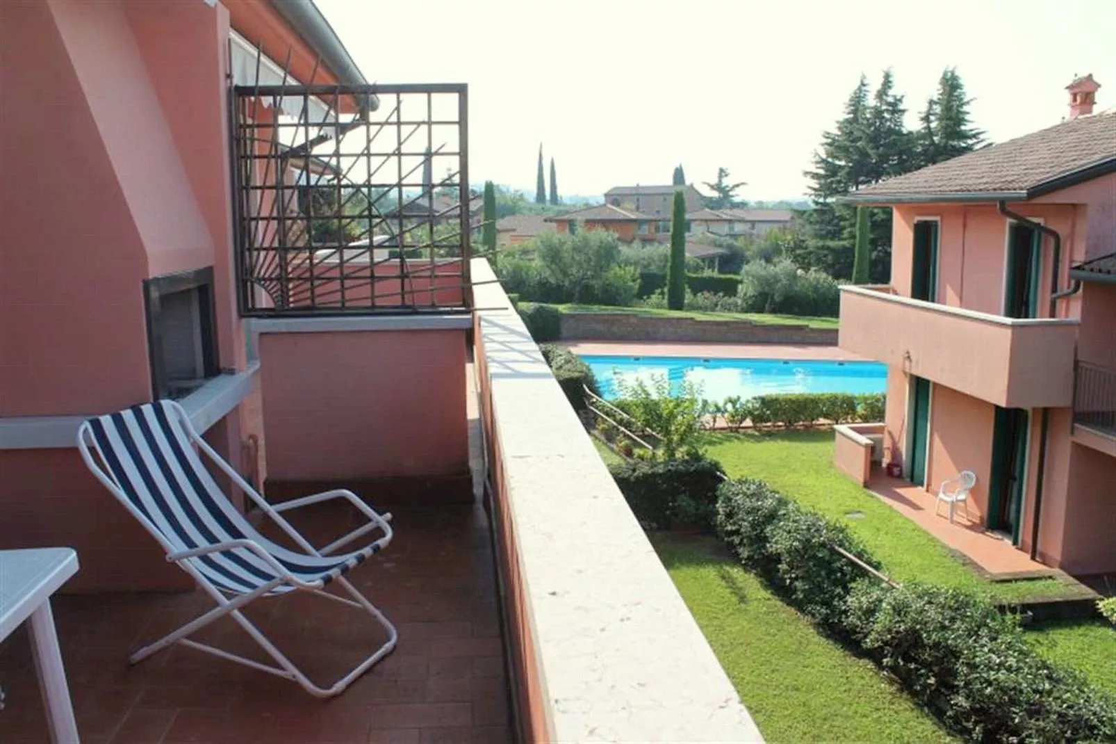 Garden A Tre-Exterior summer